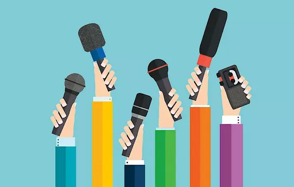 press-with-microphones-graphic