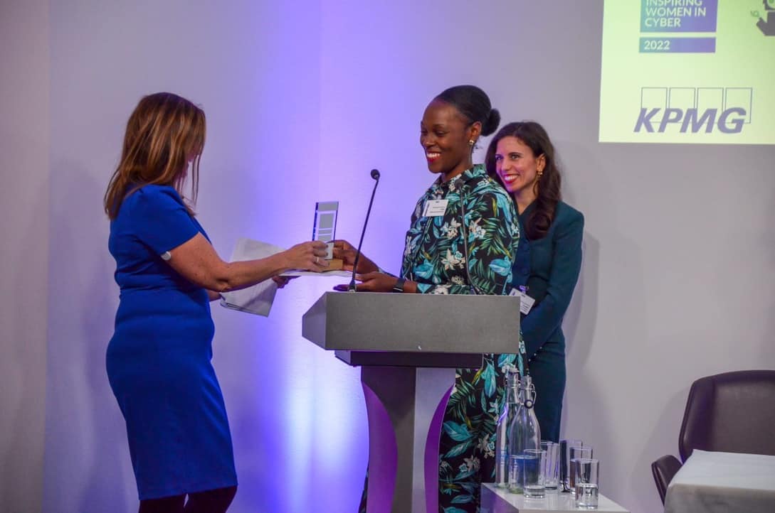 8C3DDFD9-3AF9-4BA6-B490-127DFA953492_1_105_c