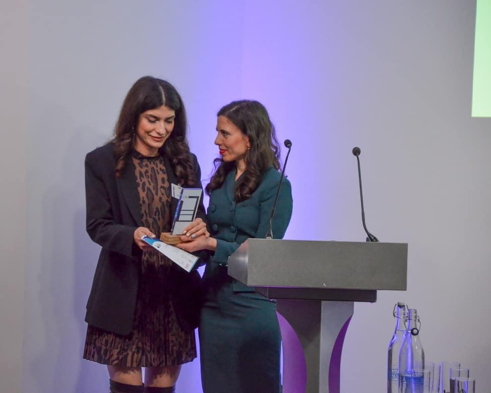 A2B66493-A342-4AC0-9254-976CD44133EF_1_105_c