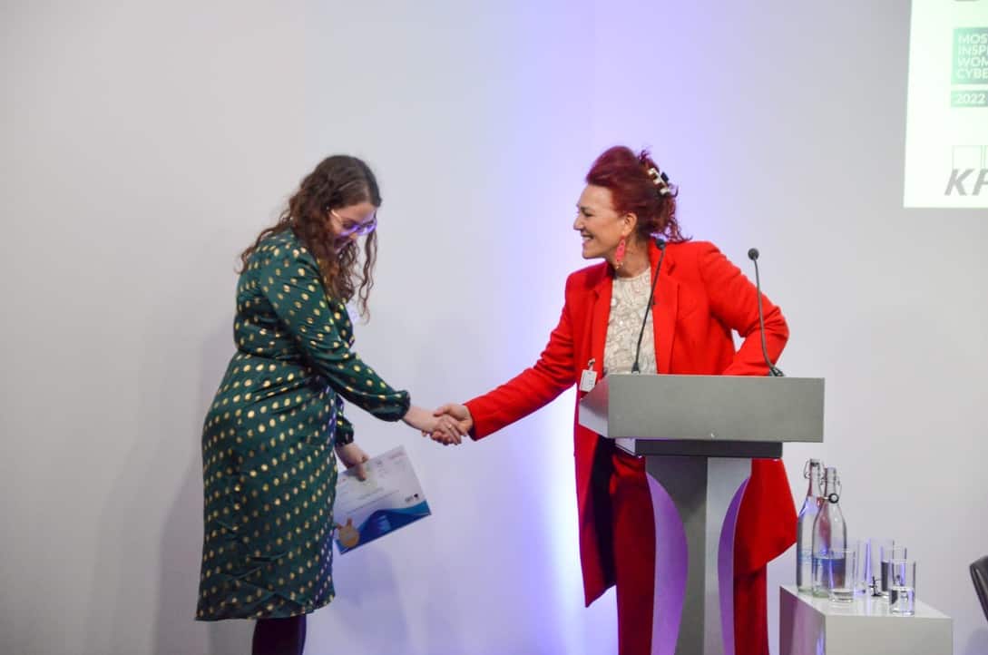 C224D553-099D-4F4F-98D2-4BBC5A69BDC9_1_105_c