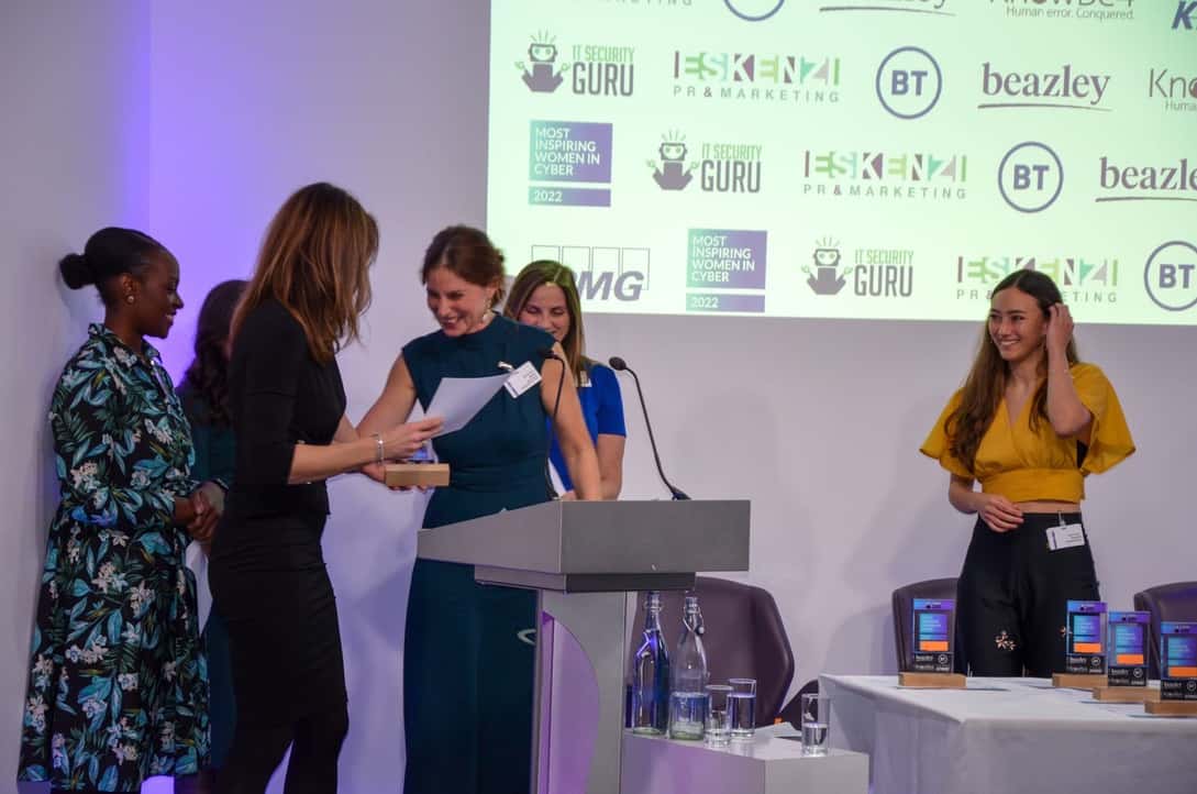 CFF12308-67D4-4BD9-8FA2-6F2CE72D08E3_1_105_c