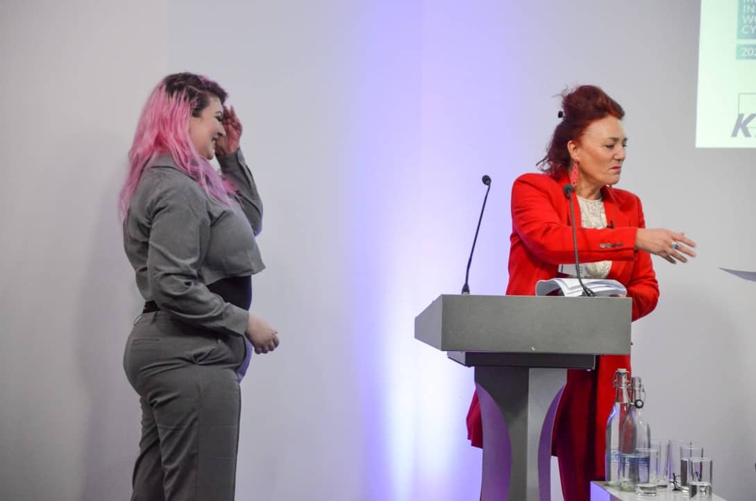 F594979A-BEE0-4756-BCCC-05586C131578_1_105_c